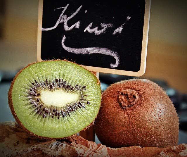 Kiwi ajuda a soltar o intestino. Verdade ou mito?